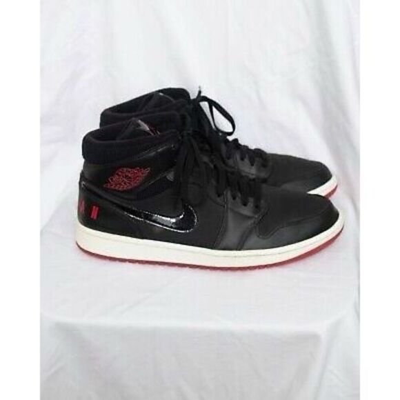 Nike Men's 8 Jordan 1 Retro Mid Bred Sneakers Black Red White Sporty Streetwear - Picture 1 of 16